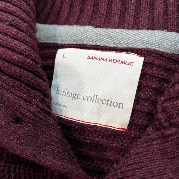 Lot of three Banana Republic Heritage sweaters, Size large - Picture 4 of 7